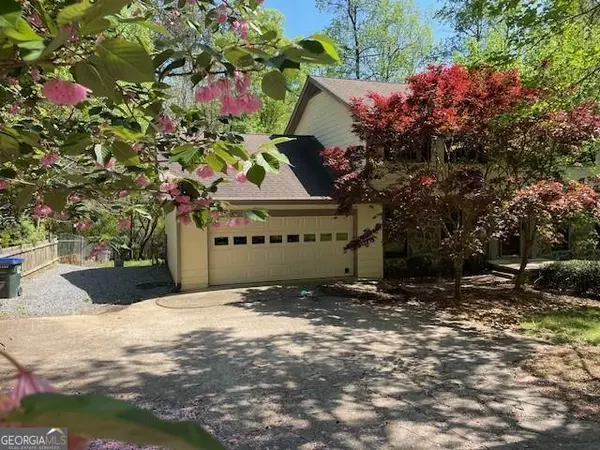 Roswell, GA 30075,10565 Shallowford RD