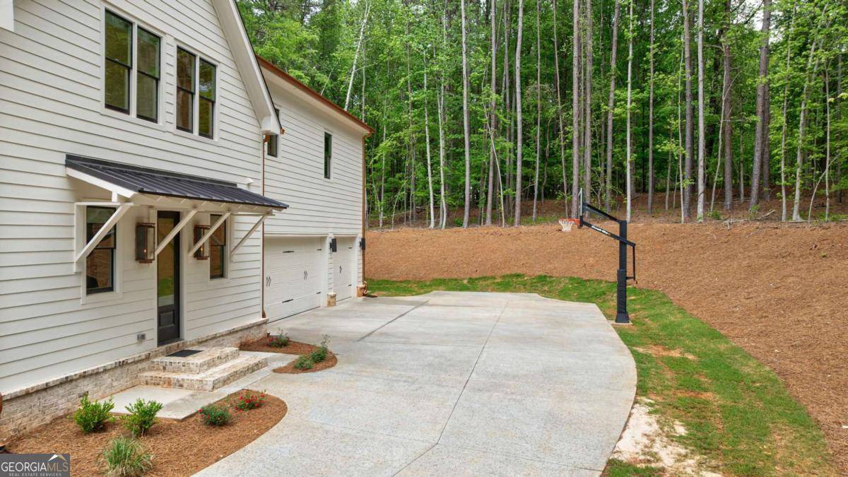 Monroe, GA 30656,167 Alcovy Springs DR