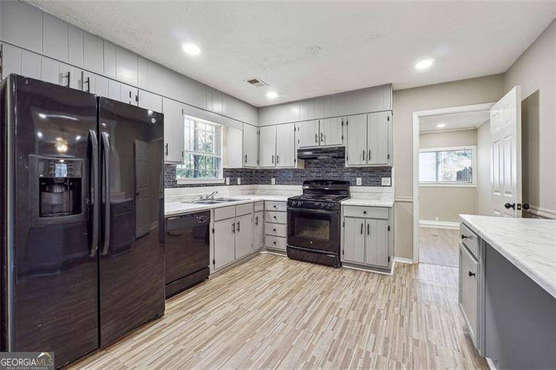 Riverdale, GA 30274,8227 ENGLEWOOD TRL