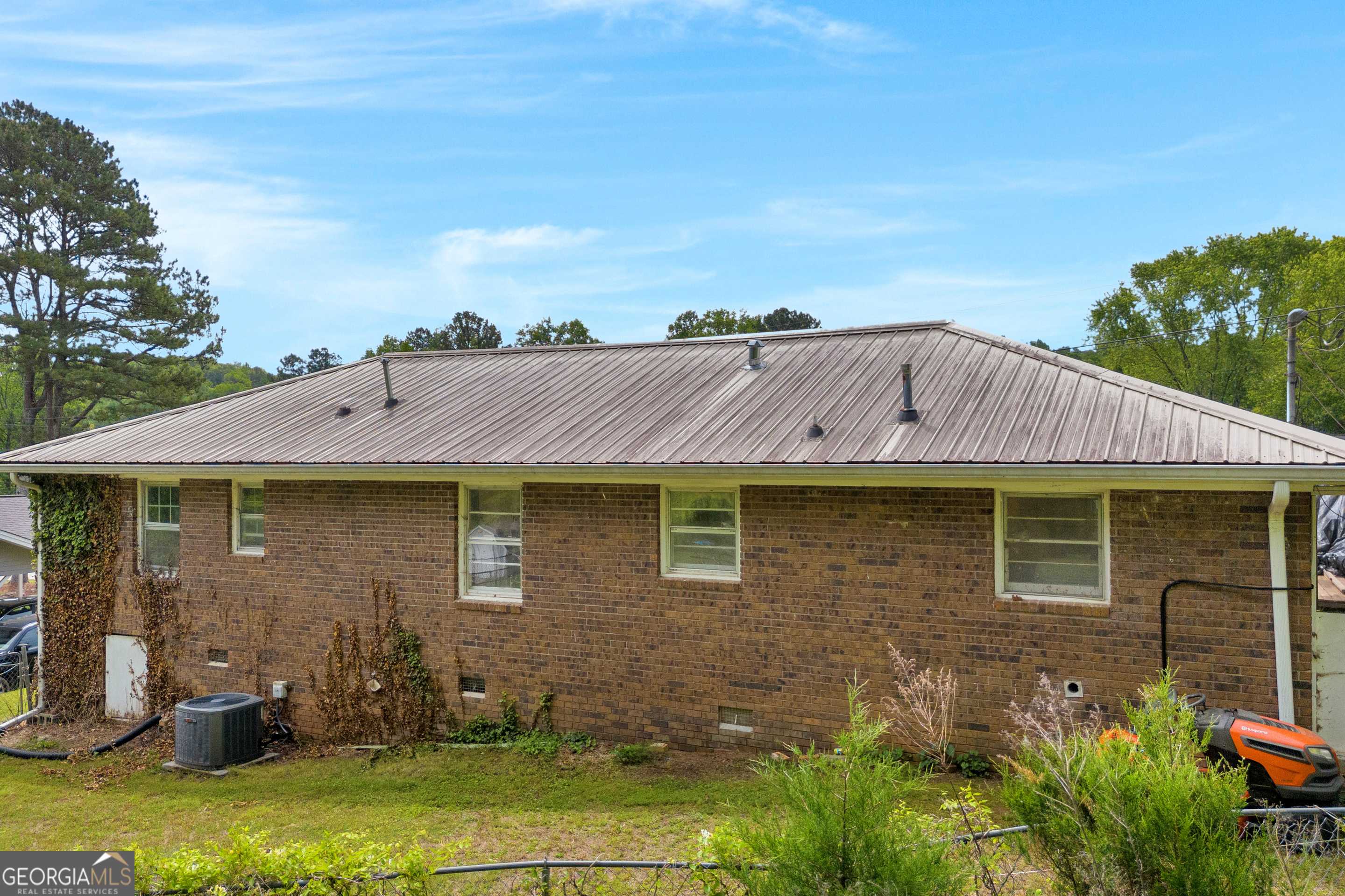 Toccoa, GA 30577,415 Scenic DR