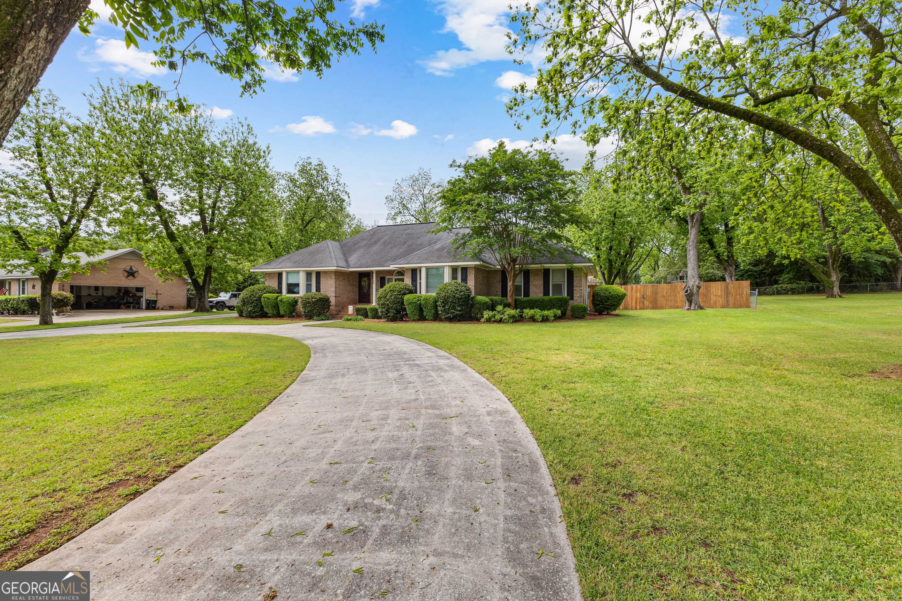 Barnesville, GA 30204,109 Maple DR