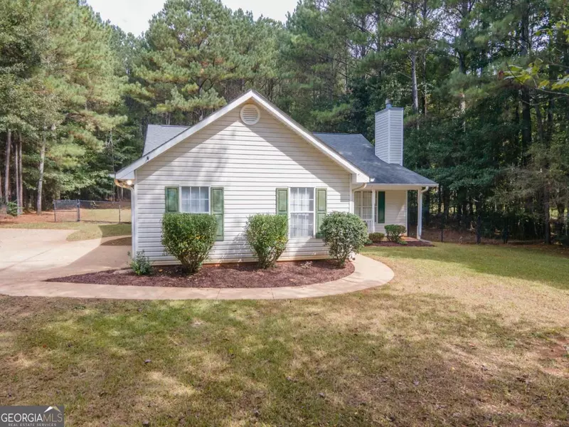 48 James DR, Hogansville, GA 30230