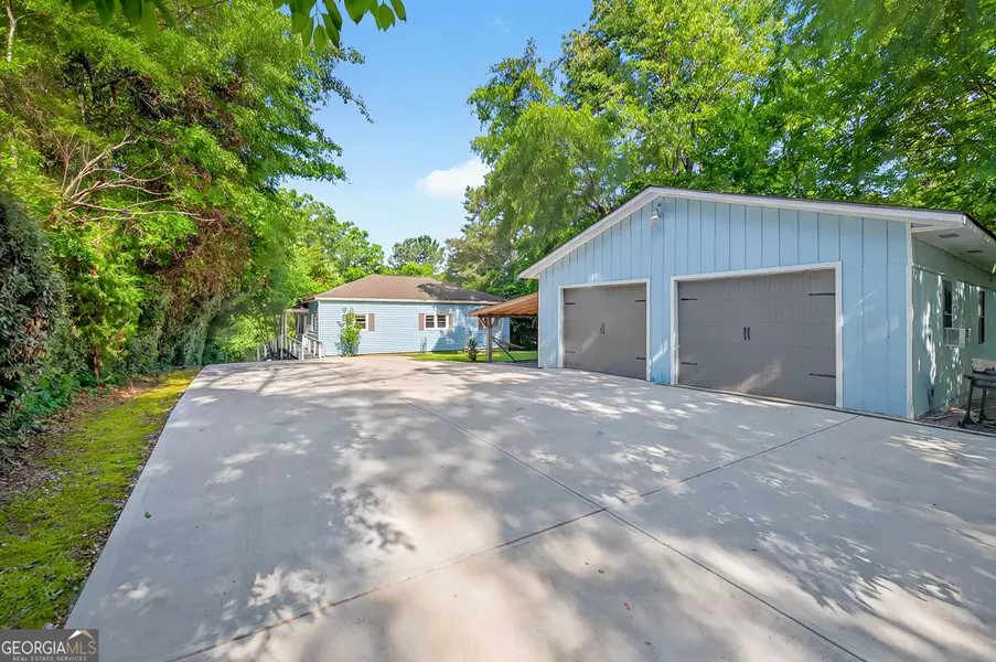 100 Tanglewood RD, Eatonton, GA 31024