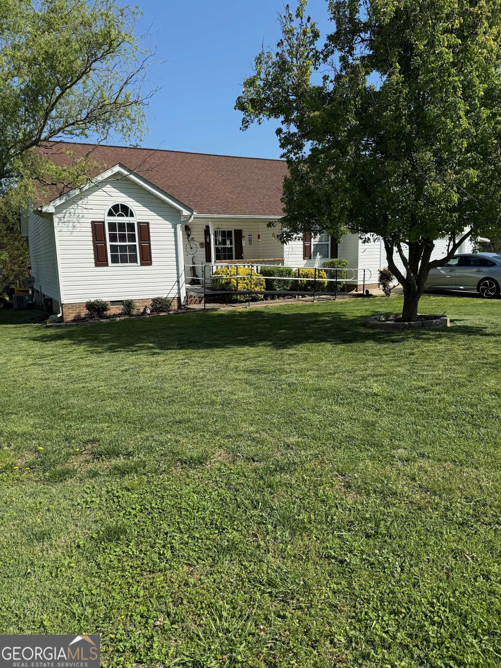 182 Boxer LN, Rock Spring, GA 30739