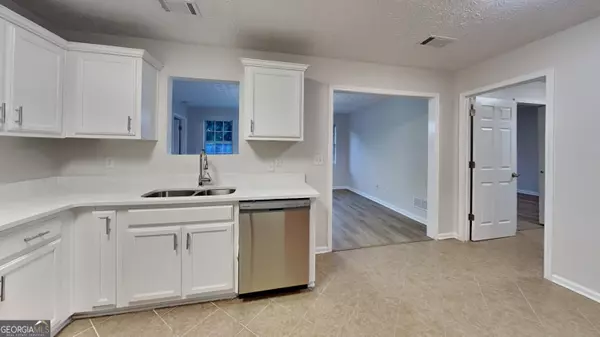 Locust Grove, GA 30248,943 Colvin DR