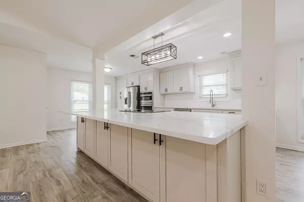 Roswell, GA 30076,9985 Lake Forest WAY