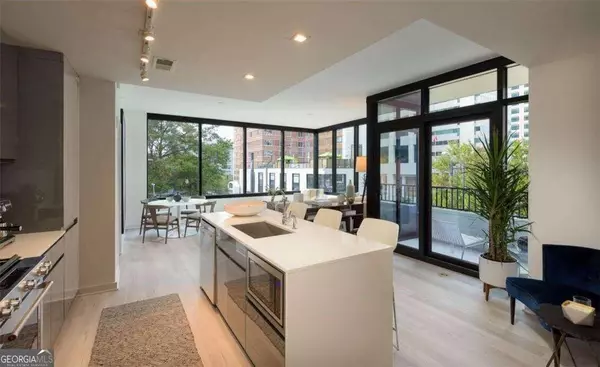 Atlanta, GA 30308,693 Peachtree ST NE #10D