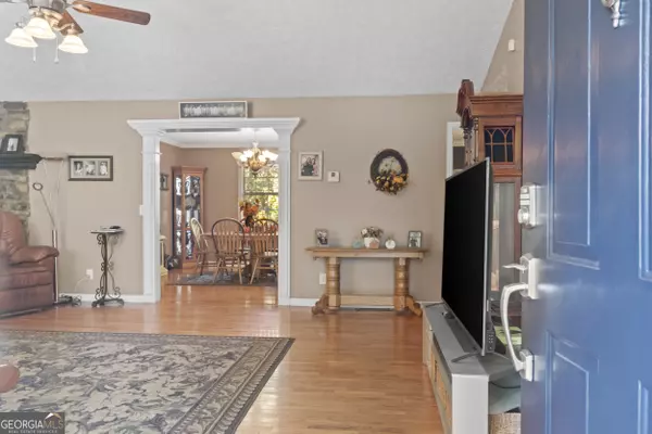 Cornelia, GA 30531,191 Roberts WAY