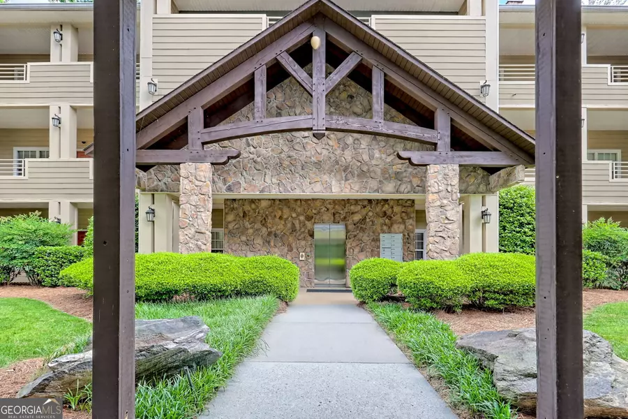 112 Glen Eagle CT #303, Clayton, GA 30525