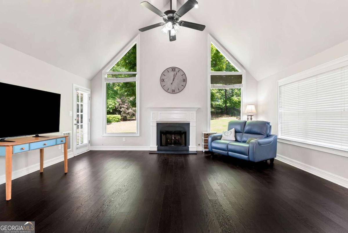 Dacula, GA 30019,960 River Valley DR
