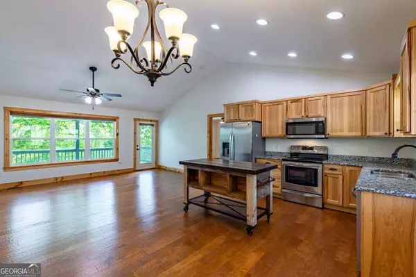 Blairsville, GA 30512,32 Highland DR
