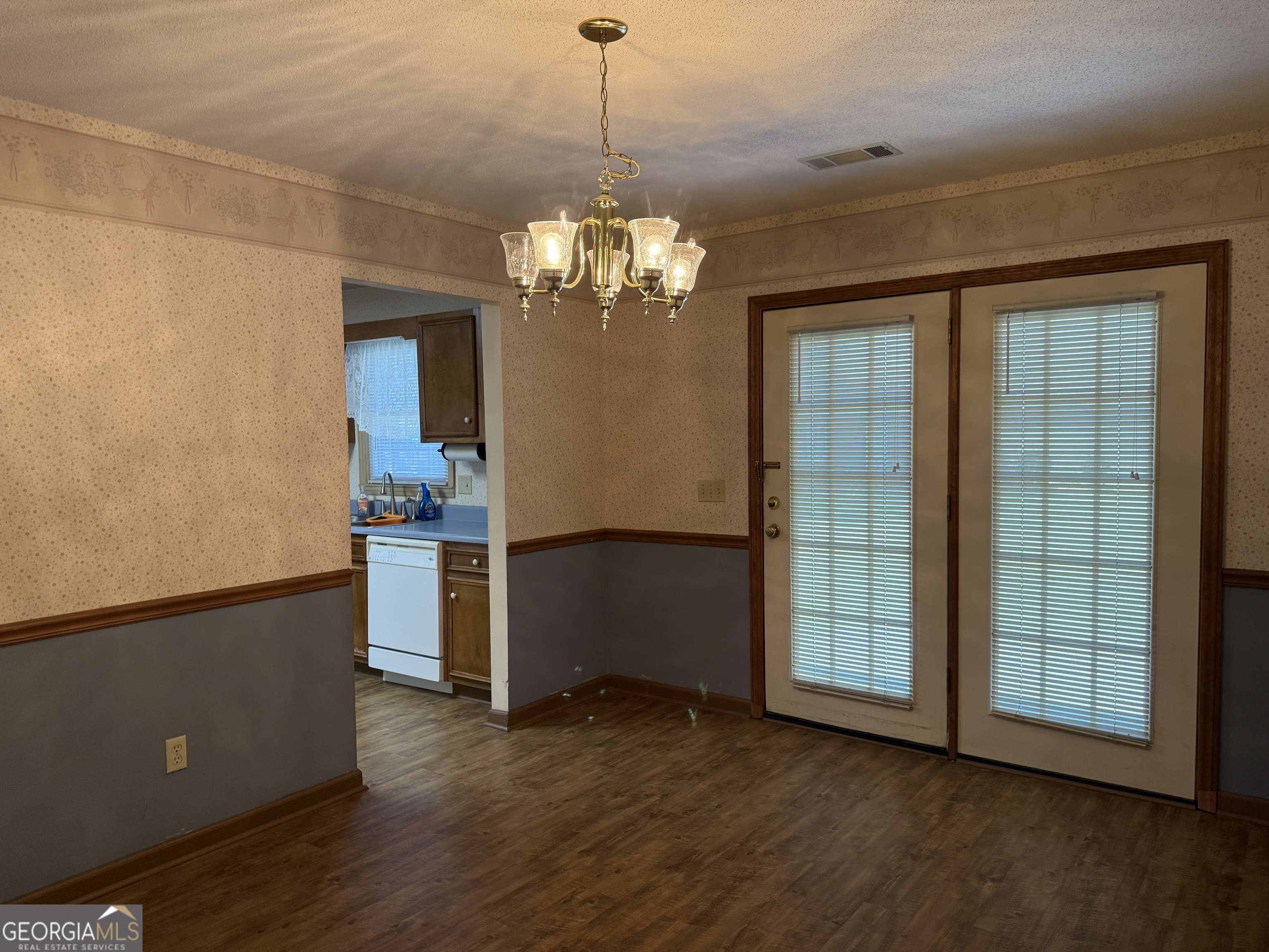 Statesboro, GA 30461,104 Hunters WAY
