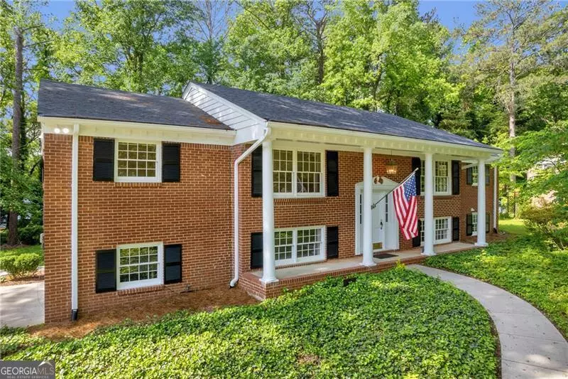 4331 E Kings Point CIR, Dunwoody, GA 30338