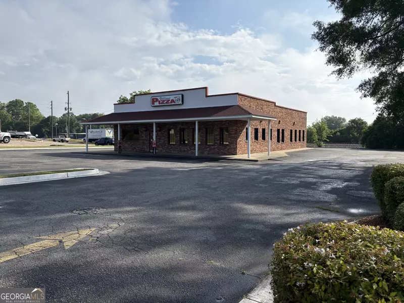 1027 College ST, Eastman, GA 31023