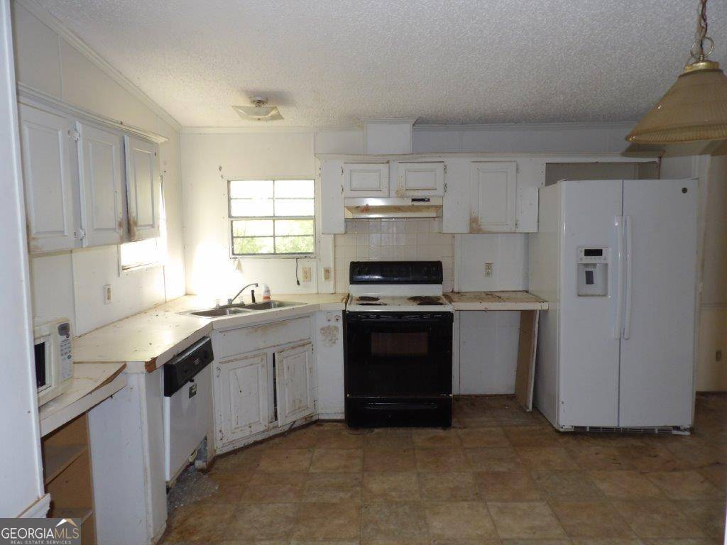Box Springs, GA 31801,595 Setter DR