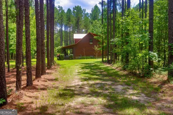 1114 N Riddle RD, Sandersville, GA 31082