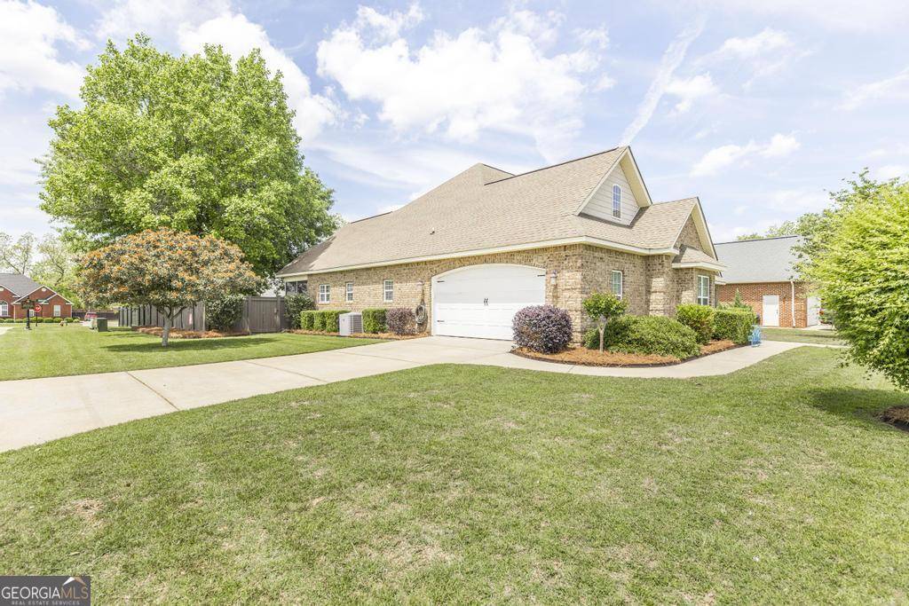 Warner Robins, GA 31088,220 Norfolk CIR