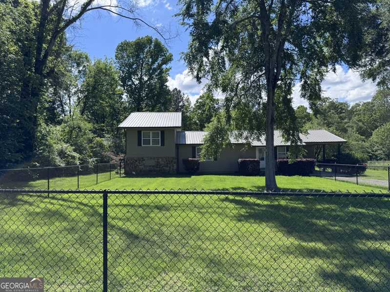 10 Woodland DR, Centre, AL 35960