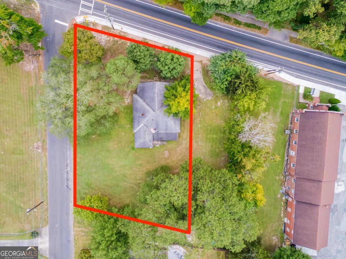 2102 Bolton RD NW, Atlanta, GA 30318