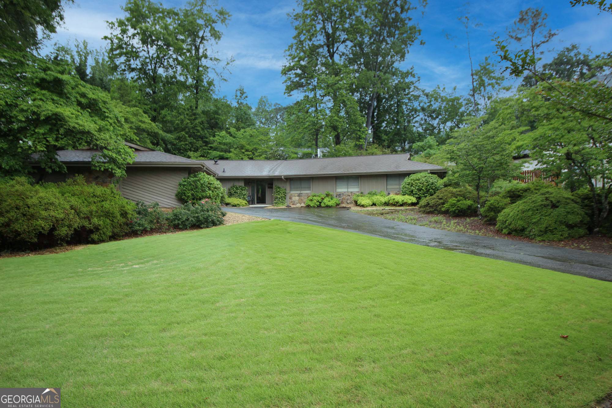 Marietta, GA 30068,3353 Greenfield DR