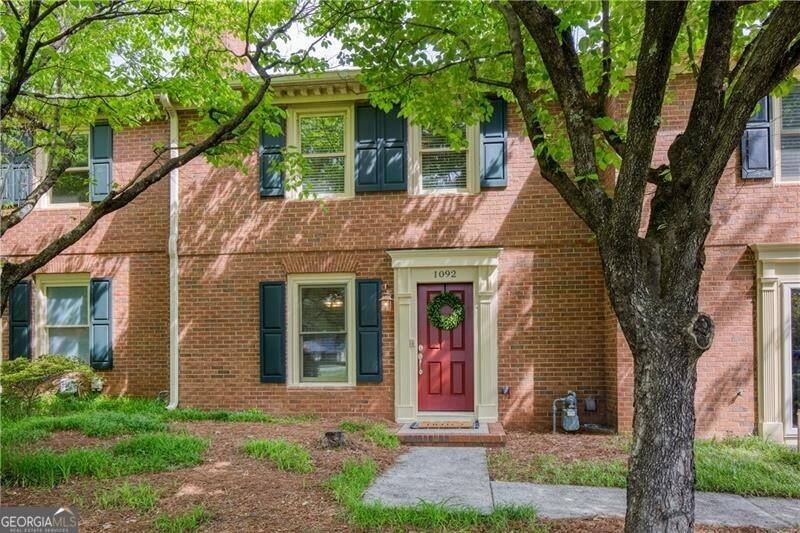 1092 Old Roswell RD, Roswell, GA 30076