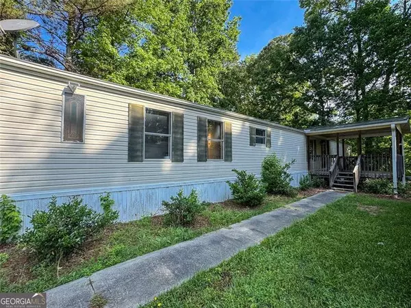 4934 Pickys HOLW SE, Acworth, GA 30102