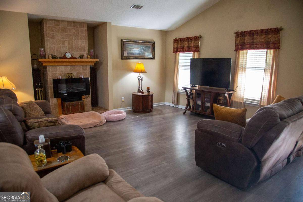 Jesup, GA 31545,1351 Old Screven RD