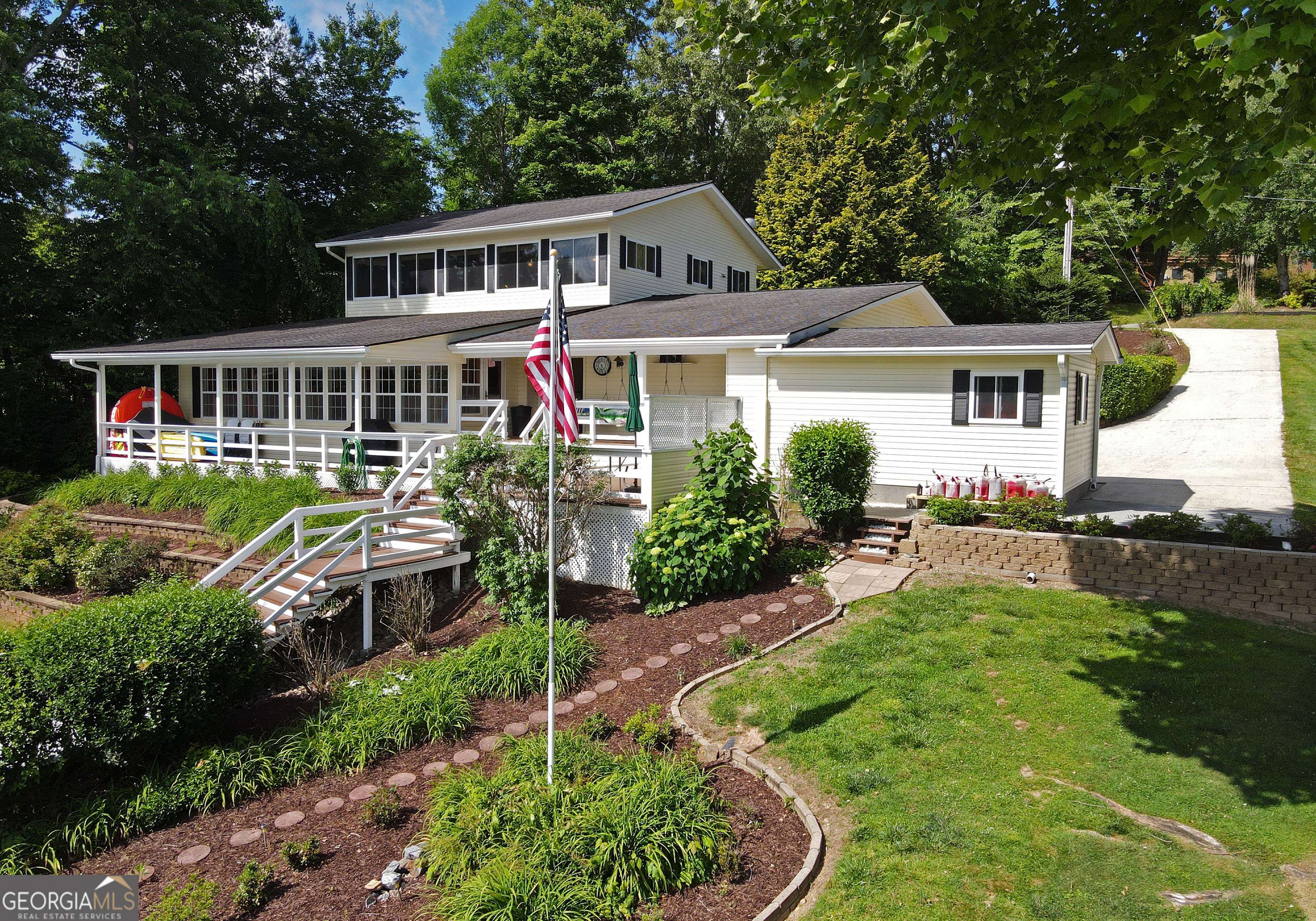 Hayesville, NC 28904,327 Chatuge Village CIR