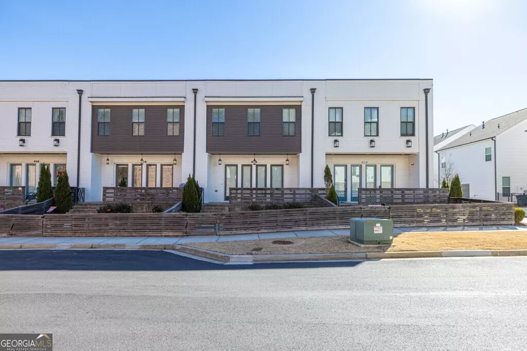 Suwanee, GA 30024,896 Farmstead RD #162