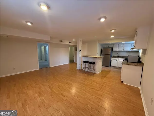 Atlanta, GA 30324,1233 Woodland AVE NE #5