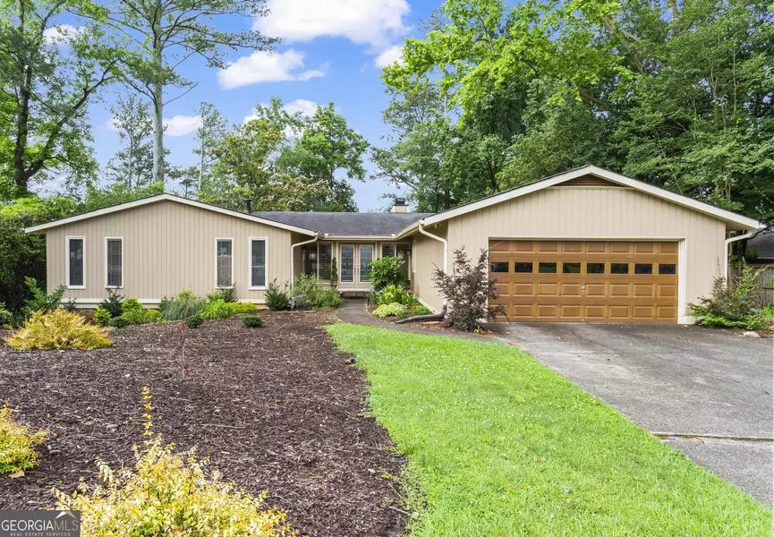 4040 Summit DR, Marietta, GA 30068