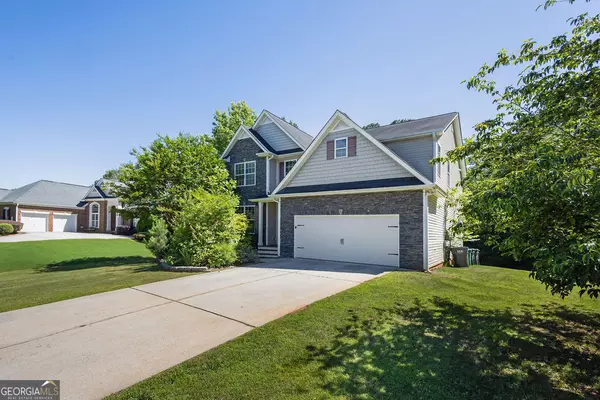 6645 Crest Wood LN, Douglasville, GA 30135