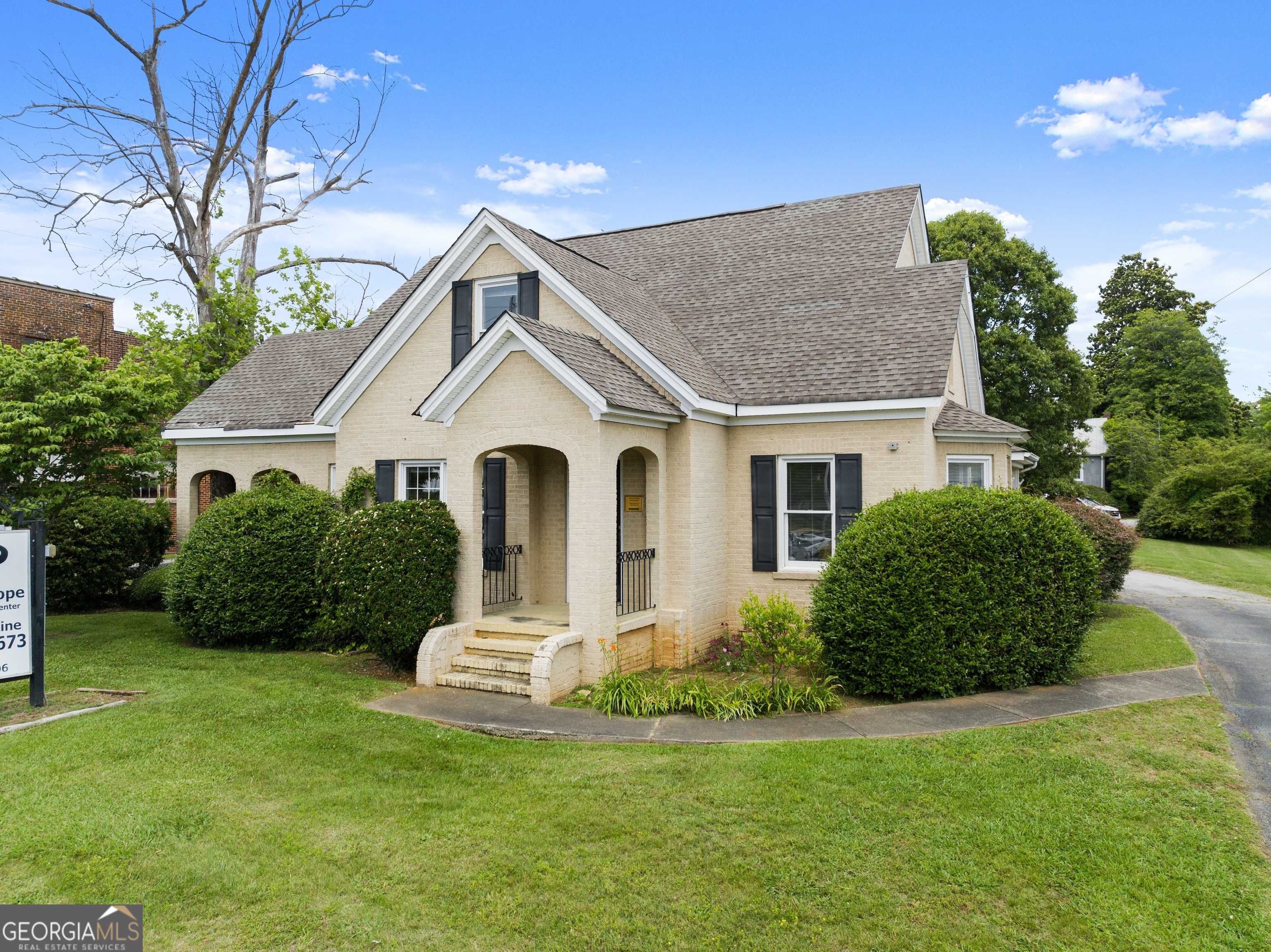Cornelia, GA 30531,592 N Main ST
