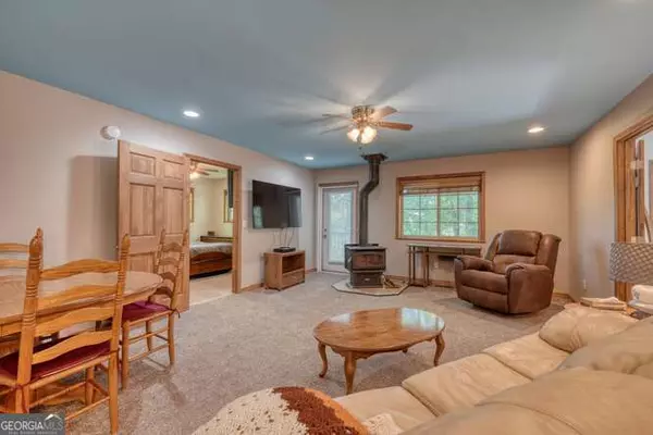 Blairsville, GA 30512,441 Foxfire RD