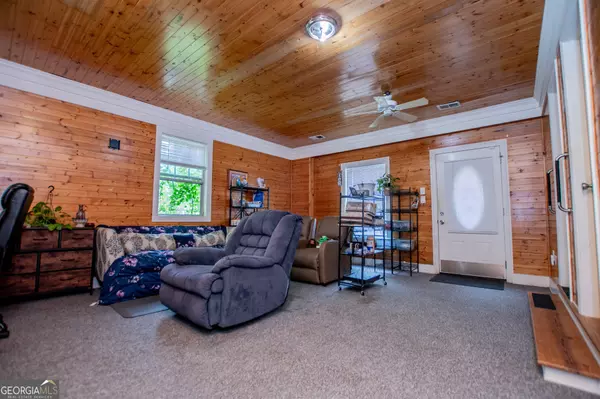 Whitesburg, GA 30185,258 Big Oak RD
