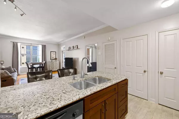 Atlanta, GA 30309,1101 Juniper ST NE #1216