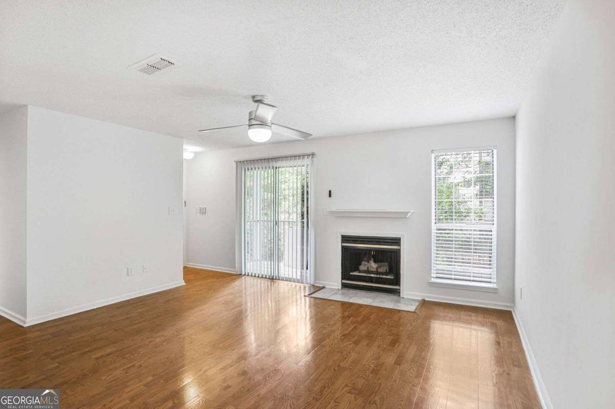 Sandy Springs, GA 30328,432 Granville CT