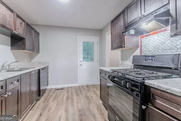 Atlanta, GA 30331,220 Harwell RD NW