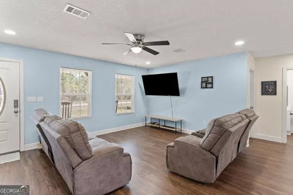 Waynesville, GA 31566,825 Red Hawk DR