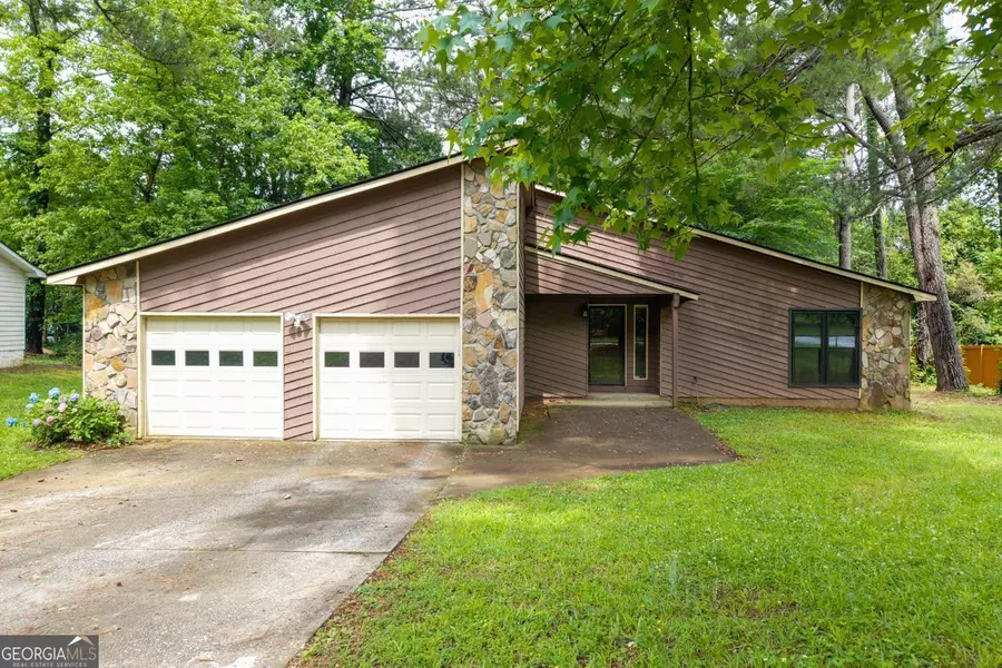 9383 Woodknoll WAY, Jonesboro, GA 30238