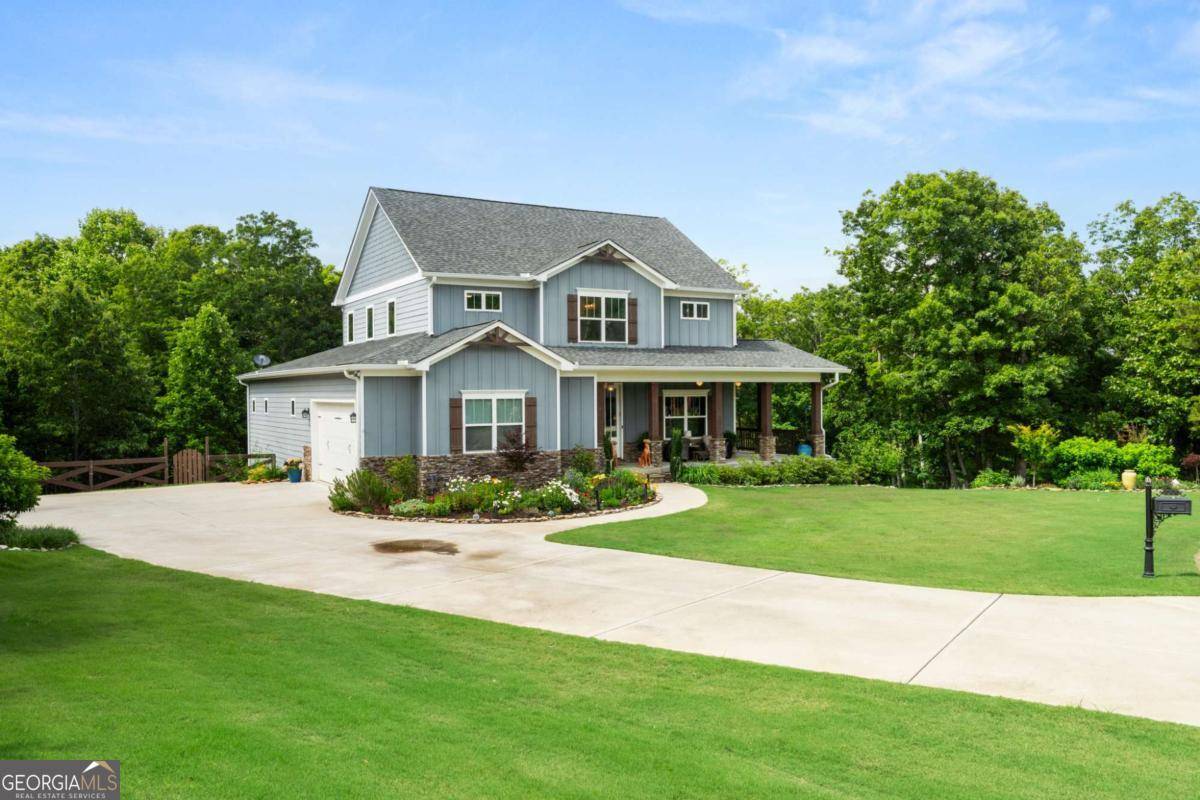 175 Stoneledge TRCE N, Jasper, GA 30143