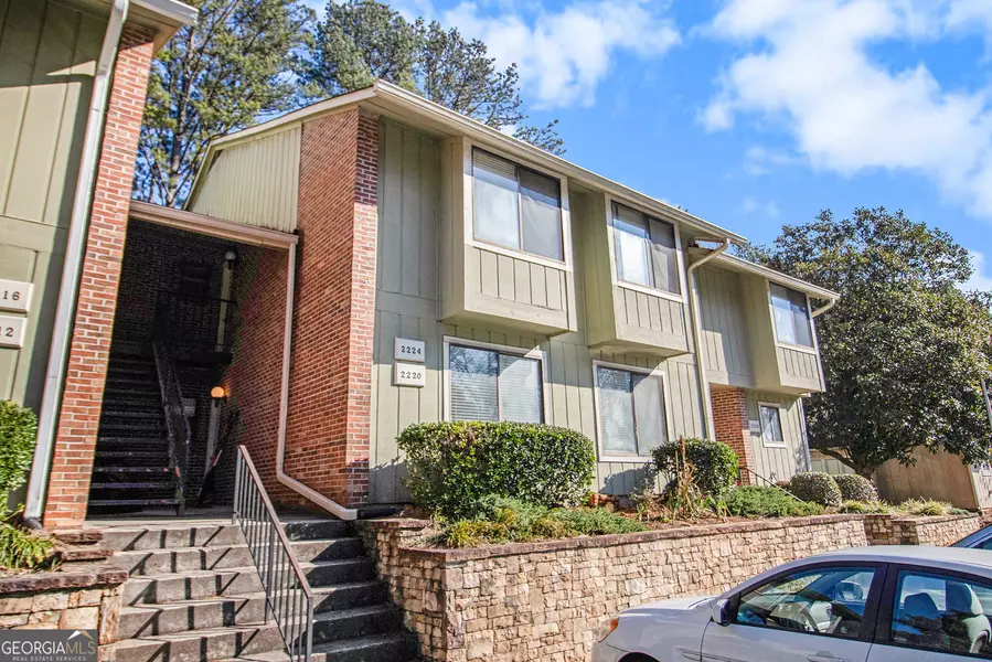 2220 Runnymead RDG SE, Marietta, GA 30067