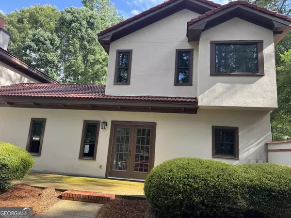 1448 Club DR, Greensboro, GA 30642