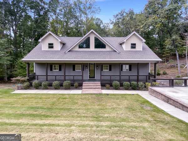 5972 Warpath RD, Flowery Branch, GA 30542