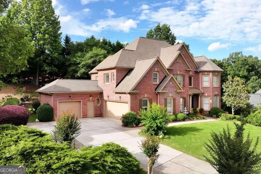 3332 Heathchase LN, Suwanee, GA 30024