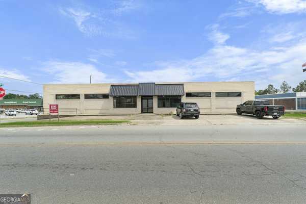 201 W Moring ST, Swainsboro, GA 30401