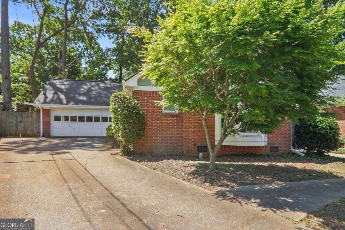 Tucker, GA 30084,2611 Leeshire CT