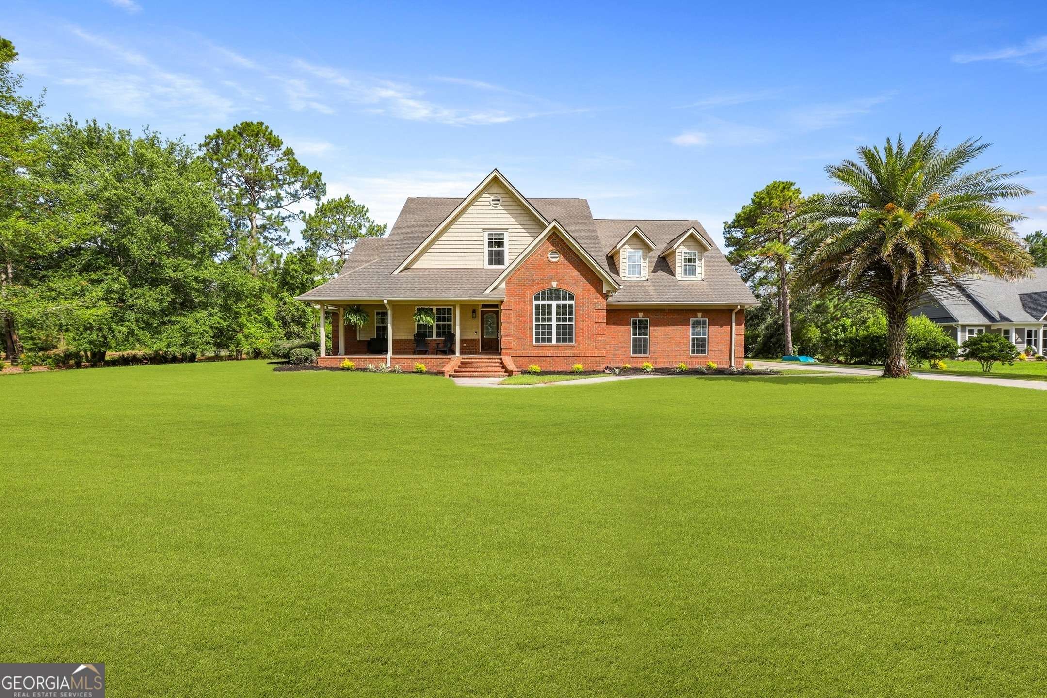 113 Demeries Lake LN, Richmond Hill, GA 31324