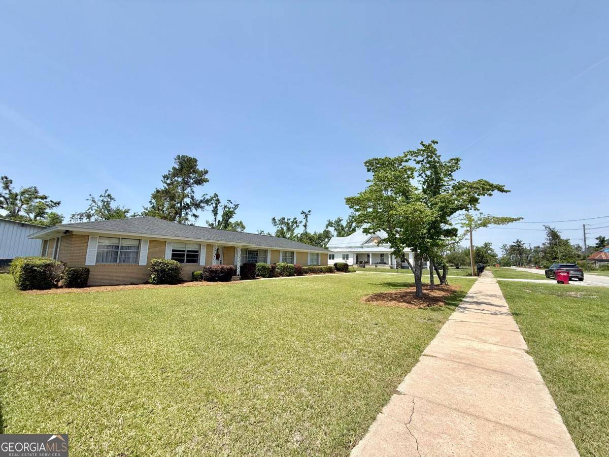 Hazlehurst, GA 31539,21 Pine ST