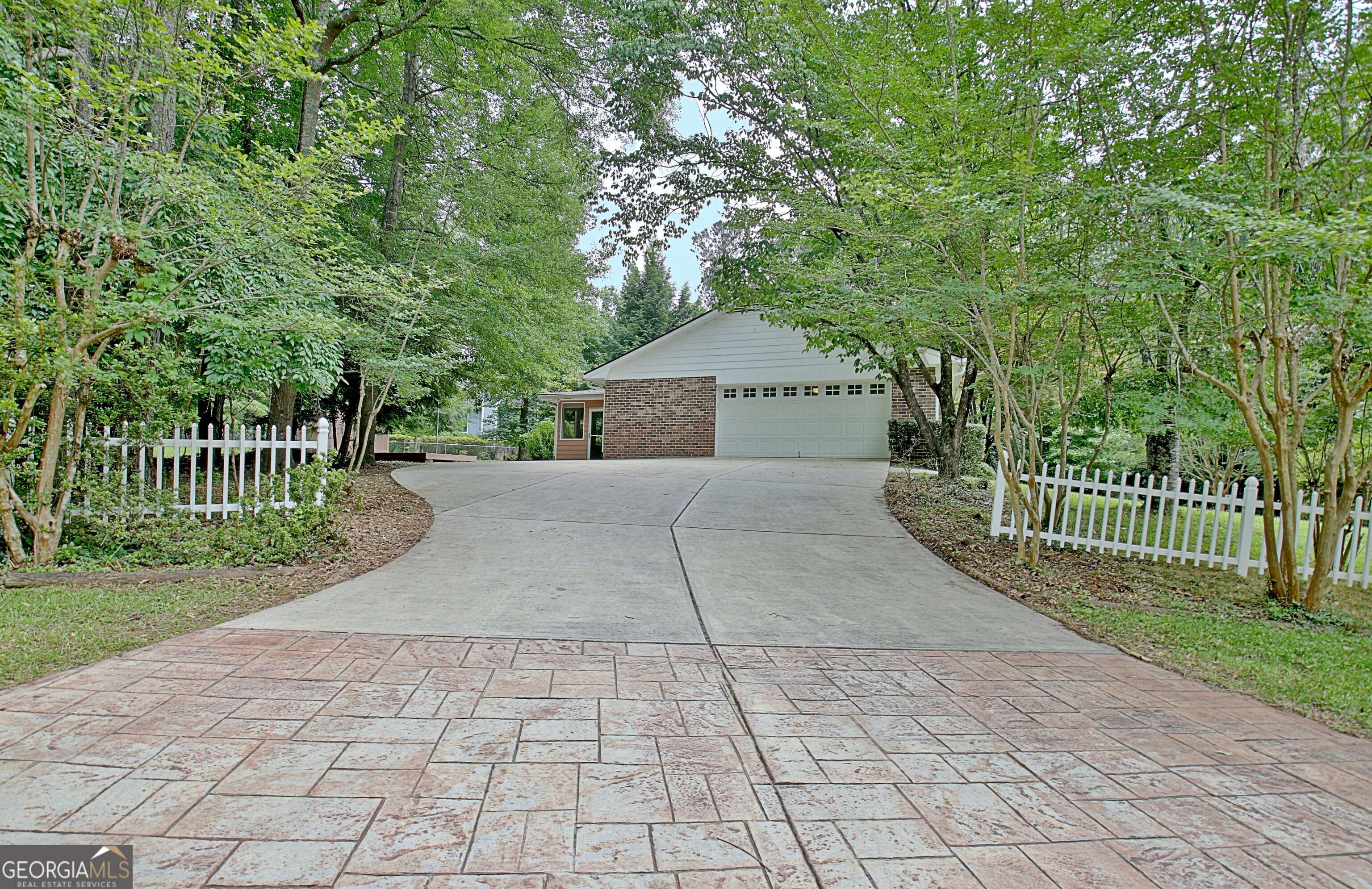 Peachtree City, GA 30269,501 Bridlepath LN